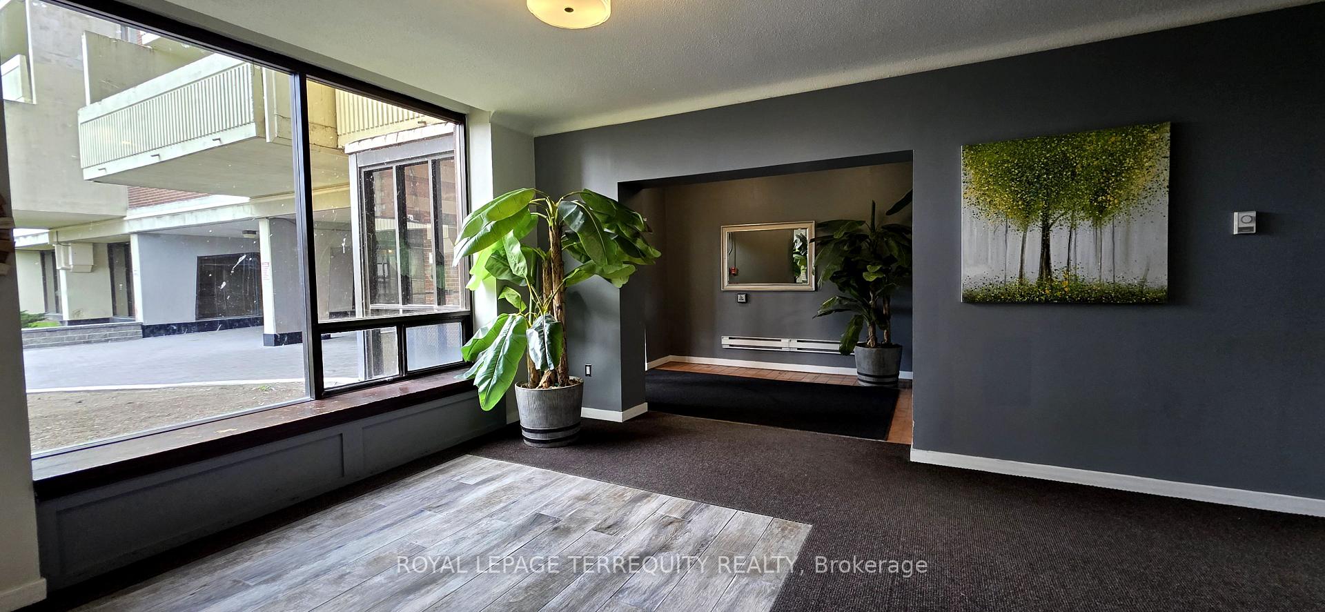 2 Bedrooms Condo at 5 Massey, Toronto For sale
