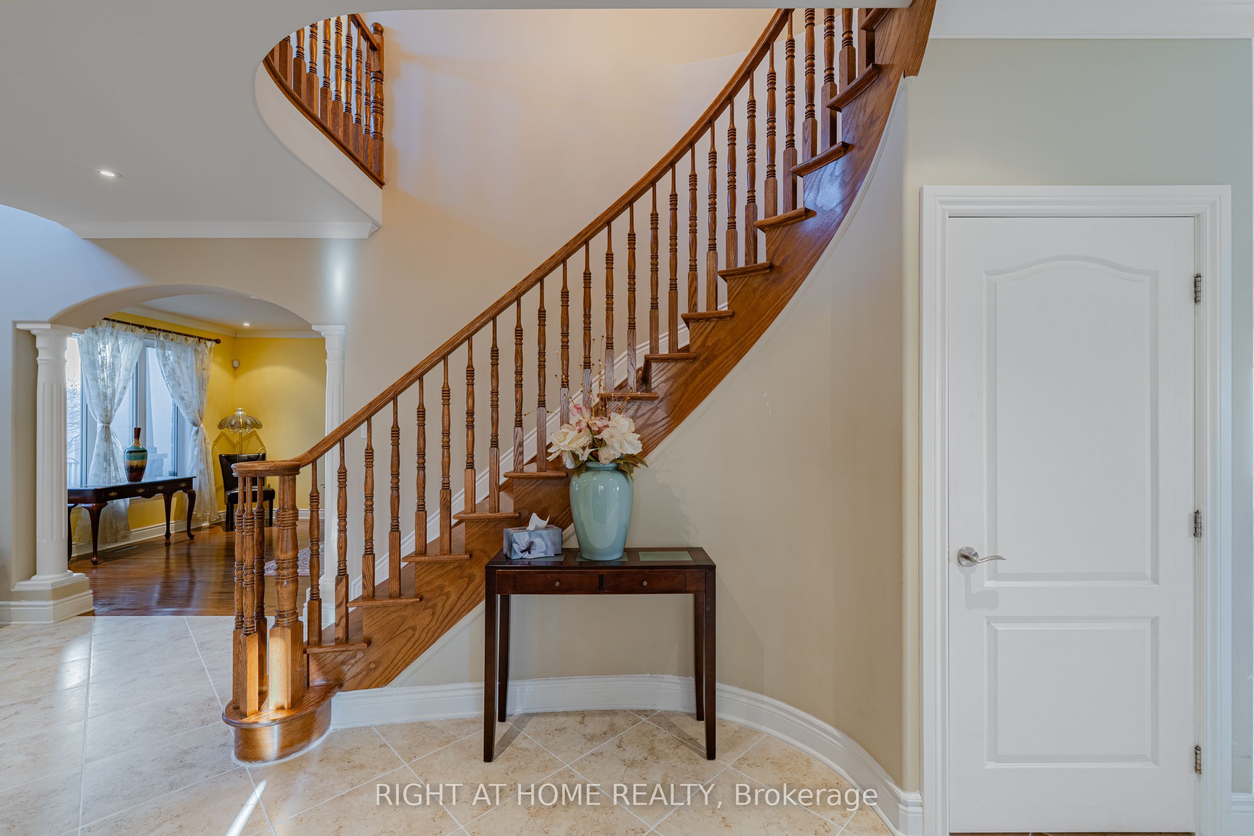 506 Kochar Drive, MooneysBayCarletonHeightsanArea, ON K2C 4H3