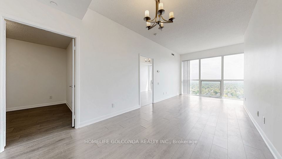 5168 Yonge