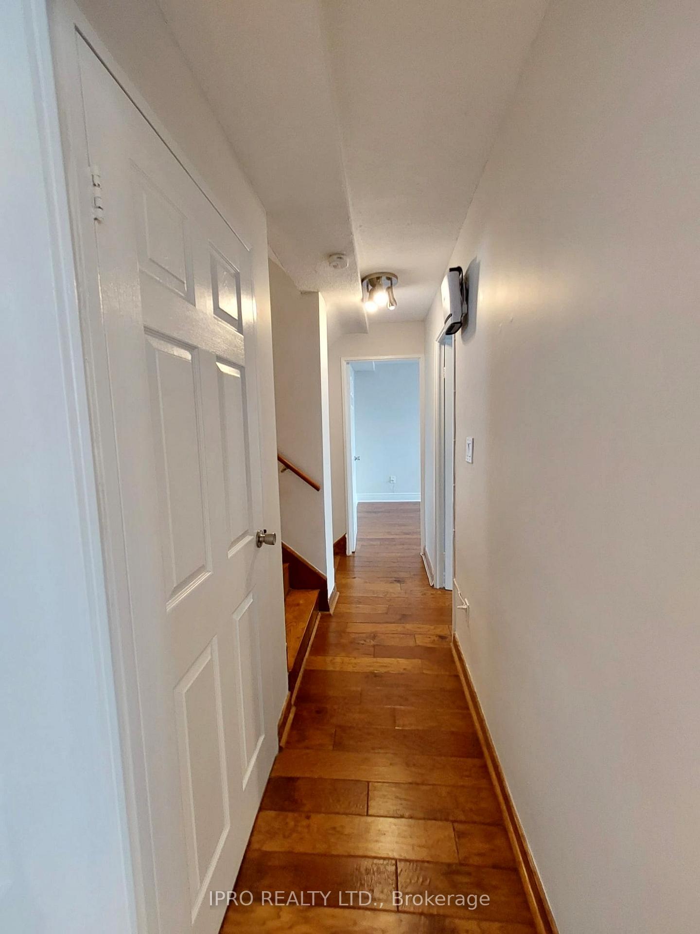 3 Bedrooms Condo at 11 Wincott,  Toronto For sale
