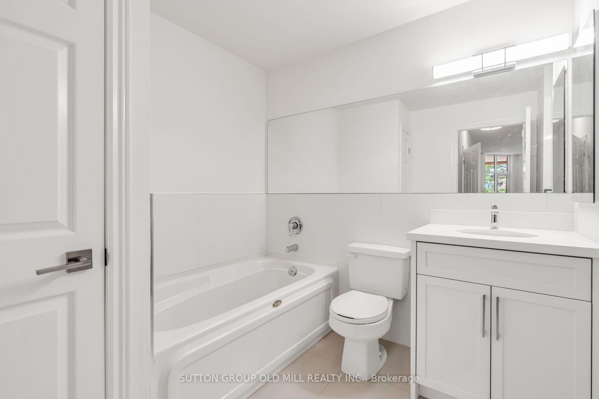 3 Bedrooms Condo at 10 Old Mill, Toronto For sale