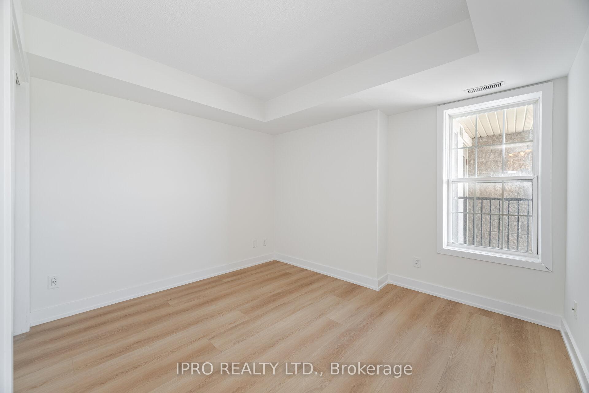2 Bedrooms Condo at 1411 Walker’s, Burlington For sale