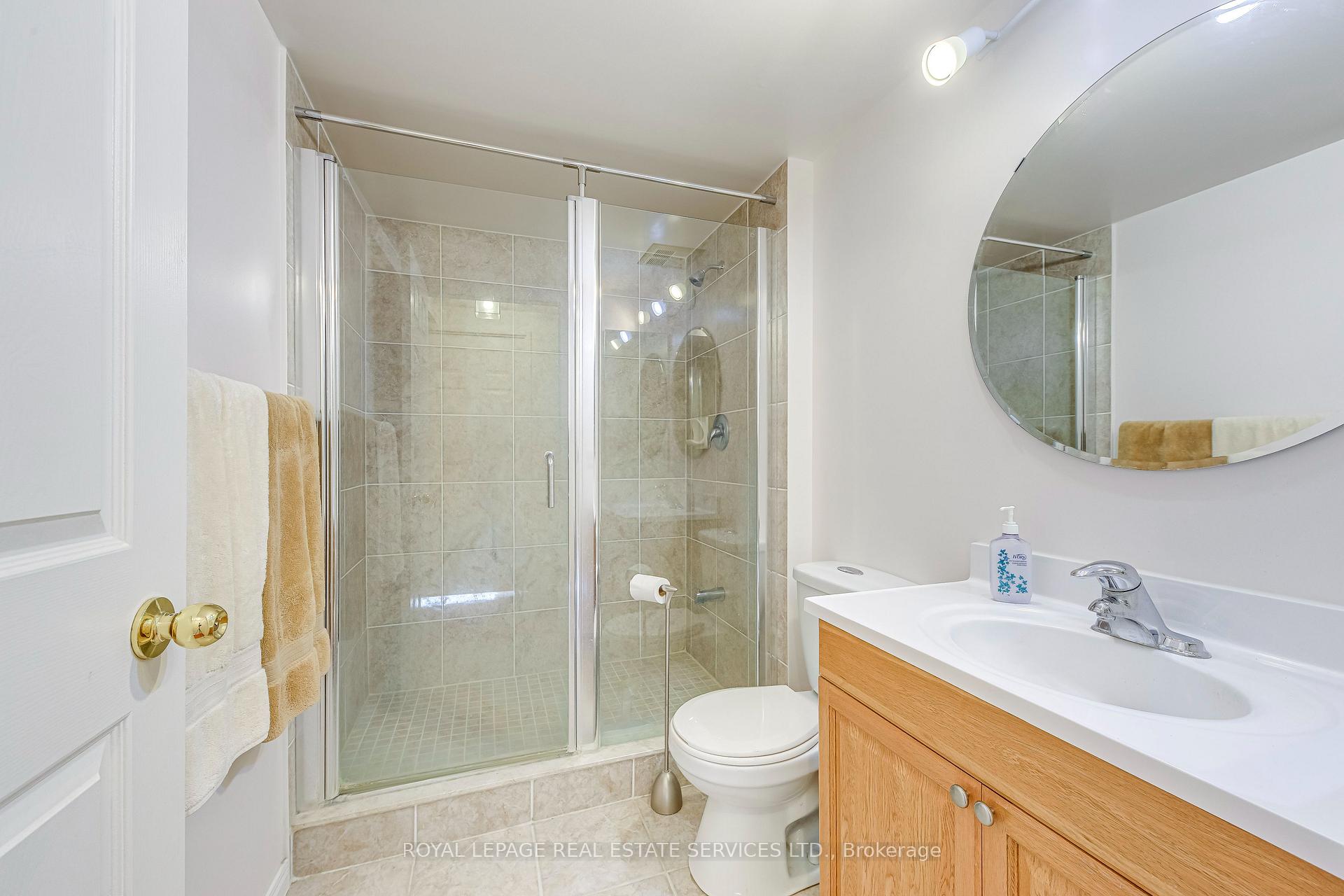 2 Bedrooms Condo at 3605 Kariya, Mississauga For sale