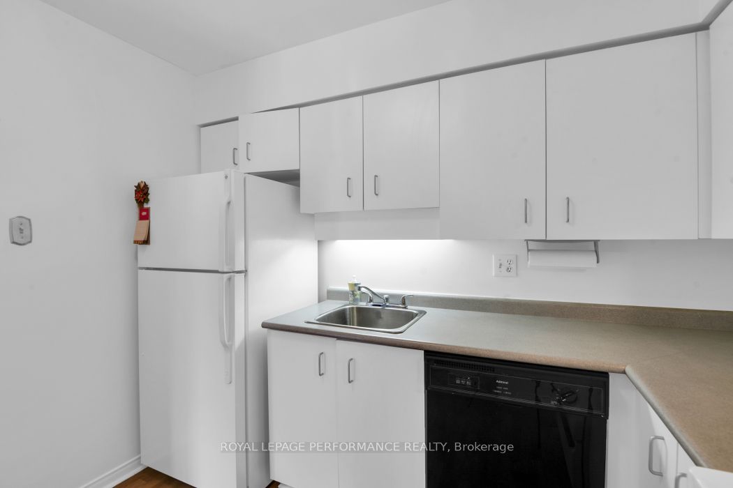 345 CENTRUM Boulevard W, #403