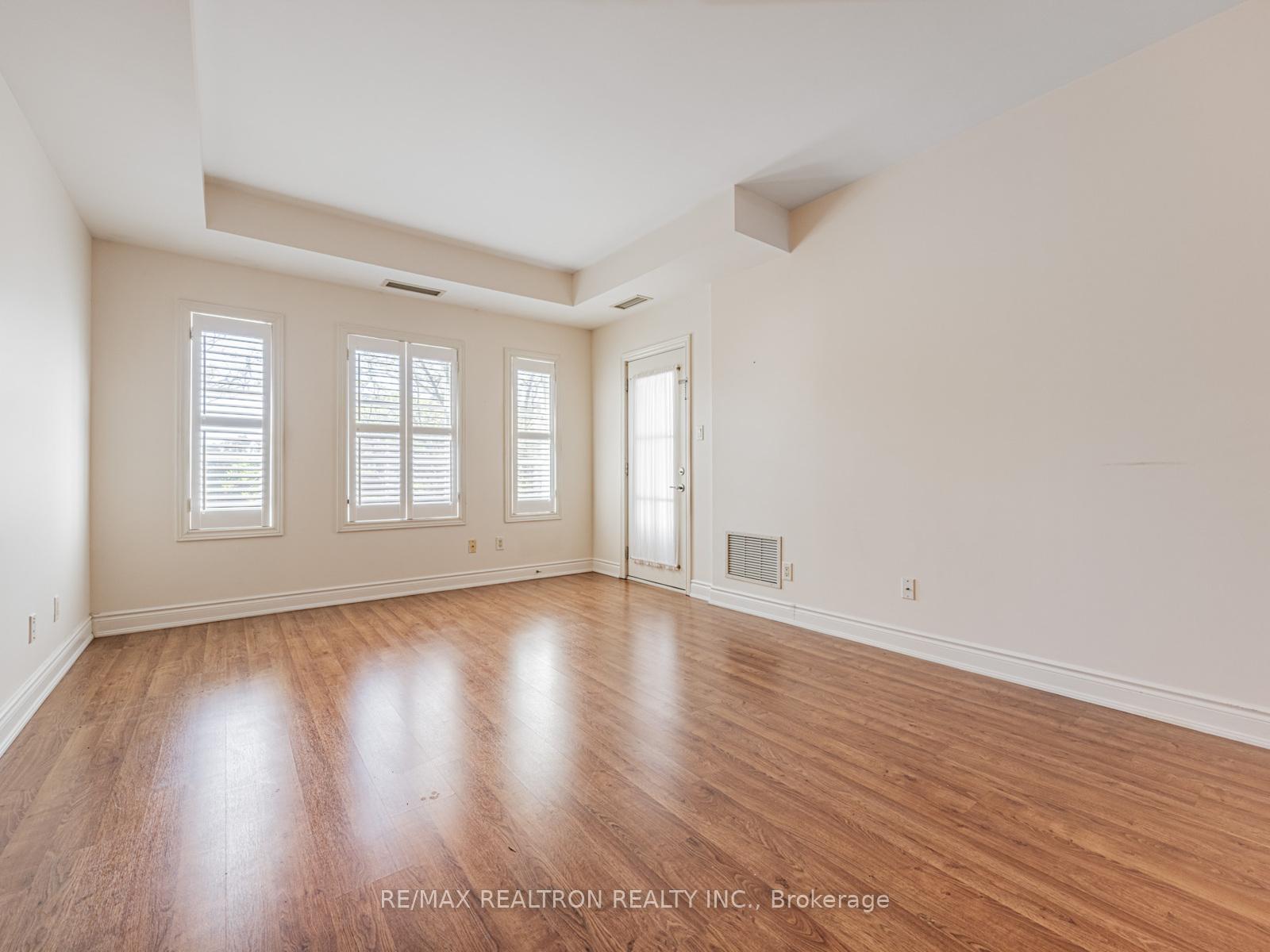 2 Bedrooms Condo at 9901 Keele, Vaughan For sale
