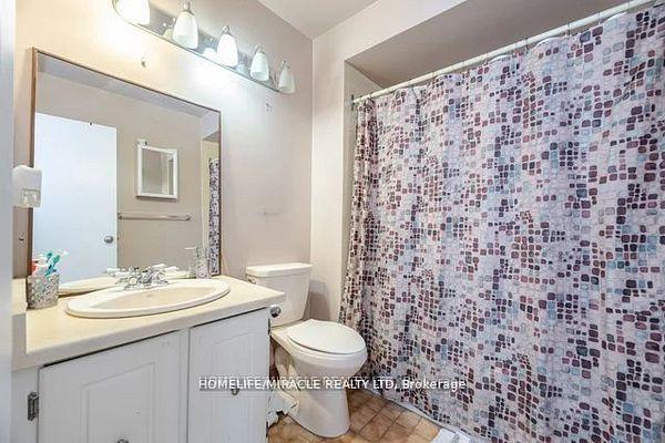 4 Bedrooms Condo at 7080 Copenhagen, Mississauga For sale