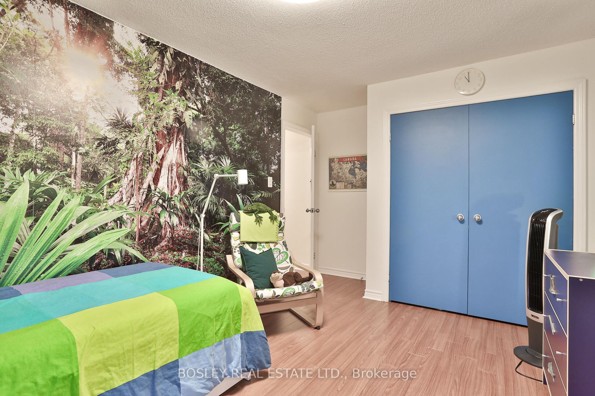 3 Bedrooms Condo at 1250 Mississauga Valley, Mississauga For sale