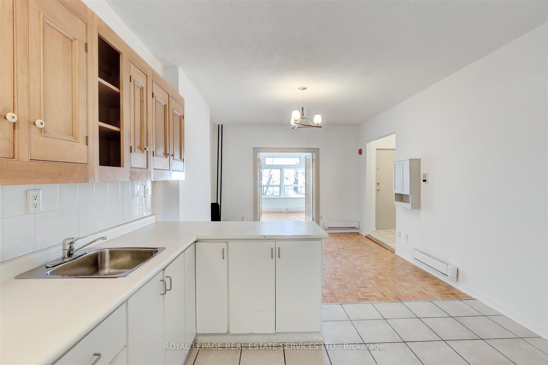 1530 King Street W, #101