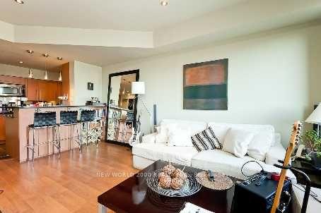 2 Bedrooms Condo at 633 Bay,  Toronto For sale