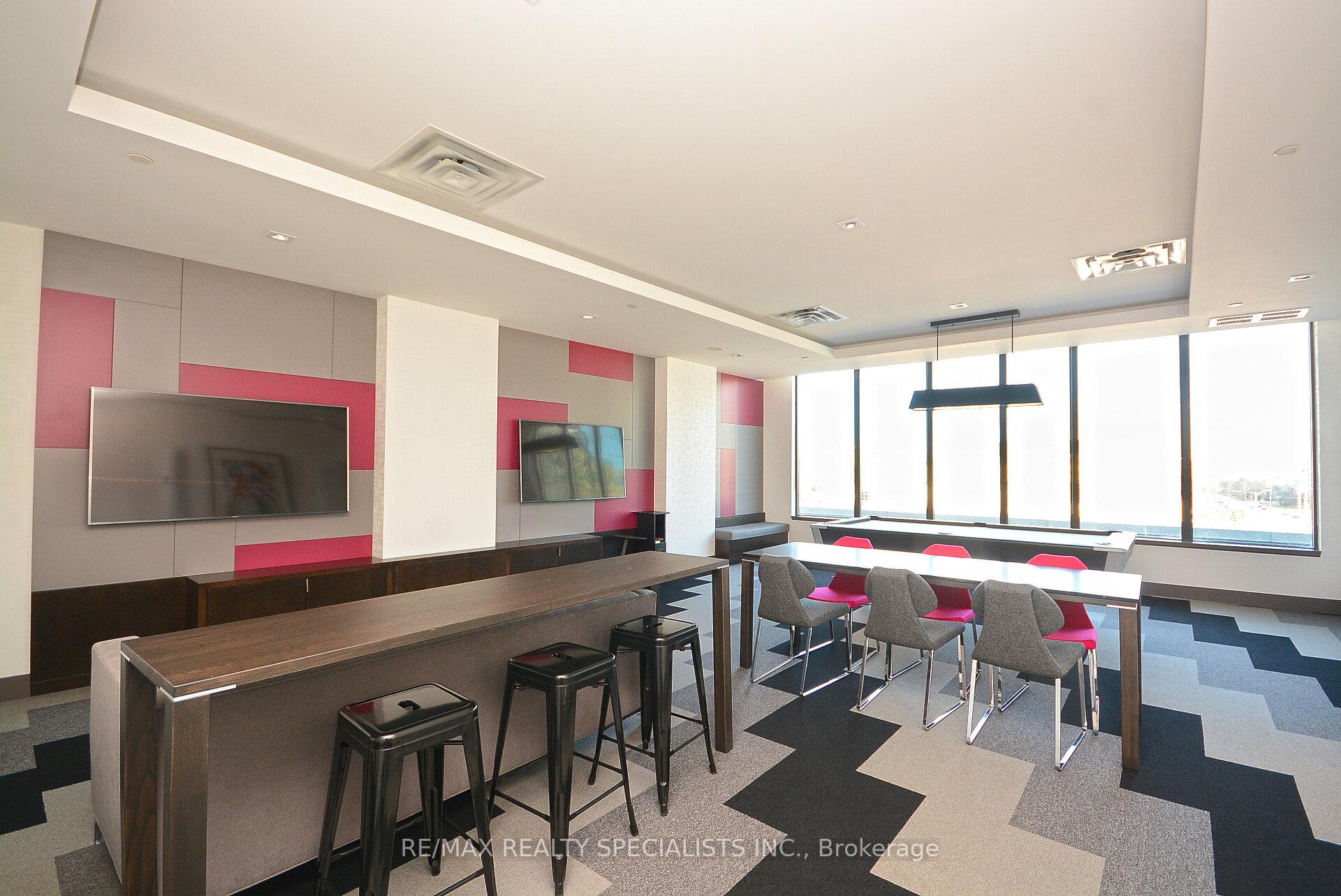 2 Bedrooms Condo at 510 Curran,  Mississauga For sale