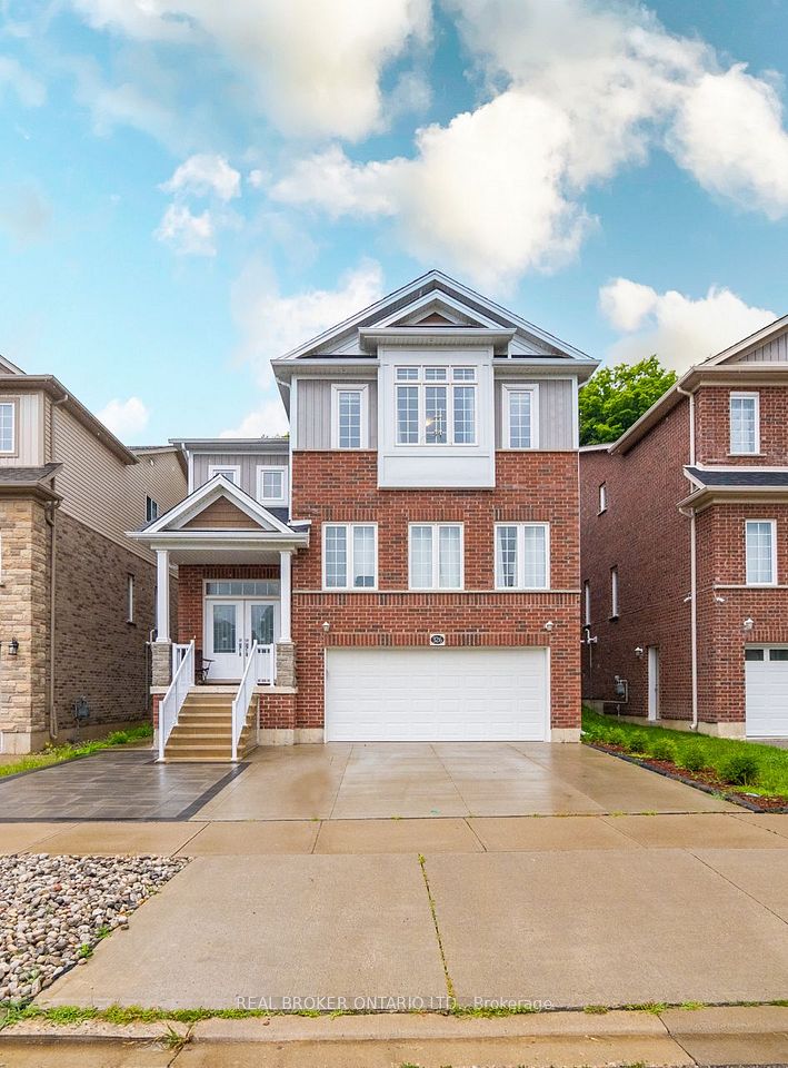 326 Moorlands Crescent