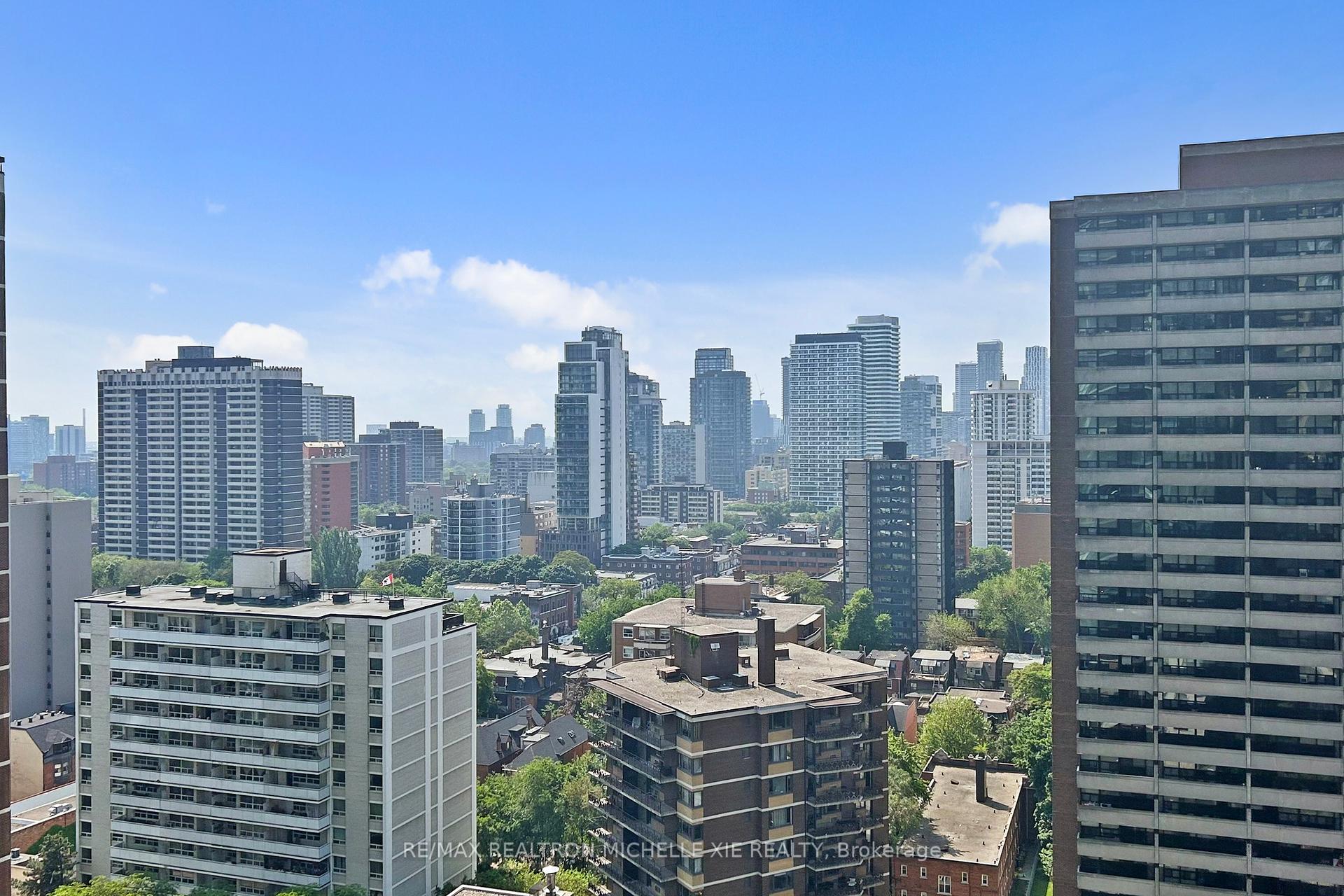 2 Bedrooms Condo at 45 Charles, Toronto For sale
