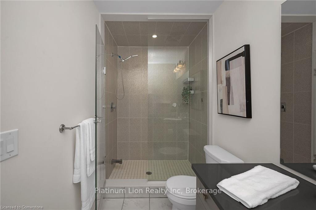 2 Bedrooms Condo at 2375 Bronte, Oakville For sale