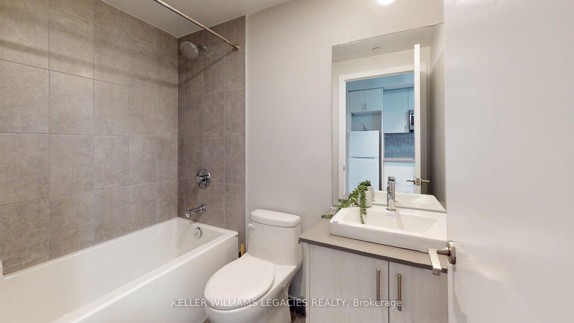 3 Bedrooms Condo at 1195 The Queens, Toronto For sale