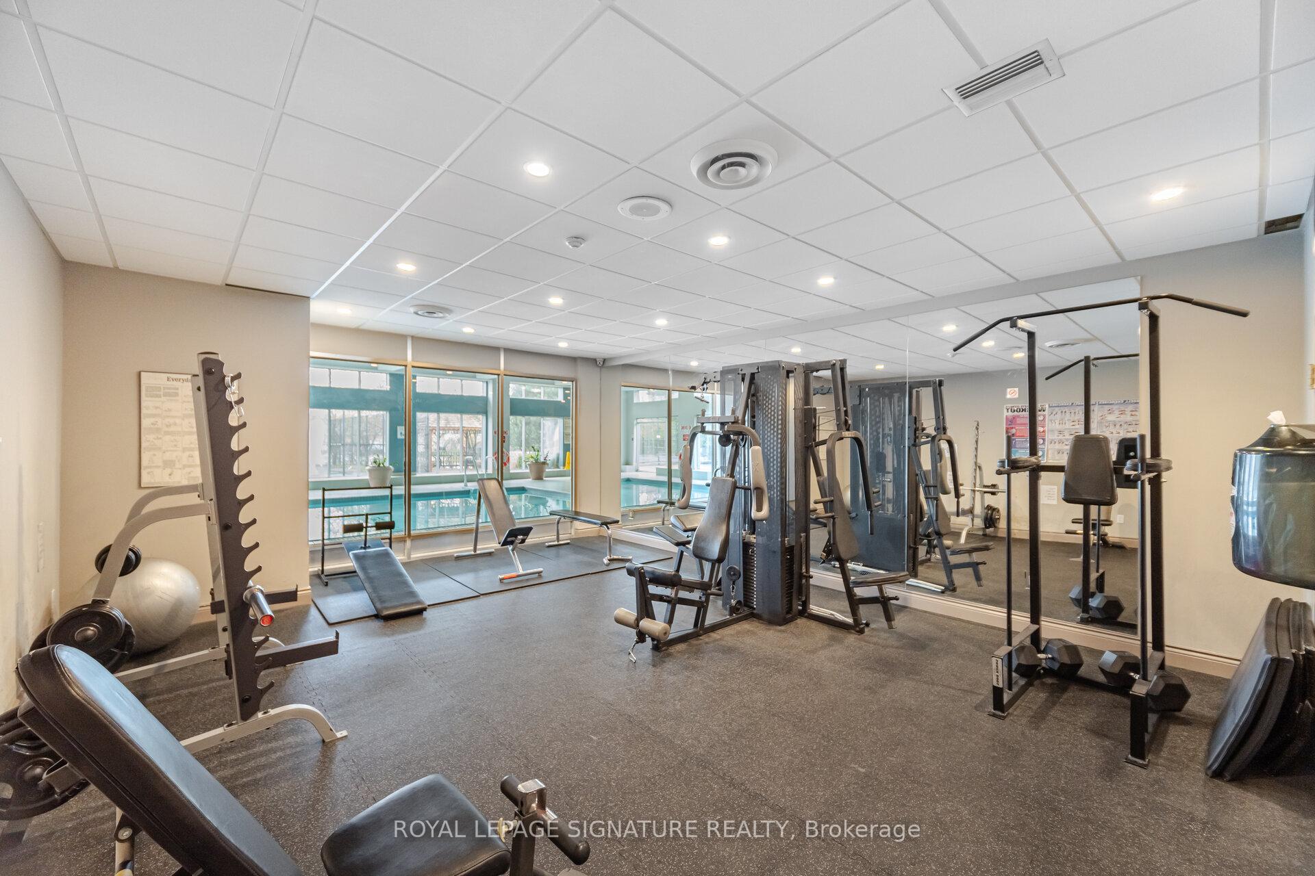 3 Bedrooms Condo at 50 Kingsbridge Garden, Mississauga For sale