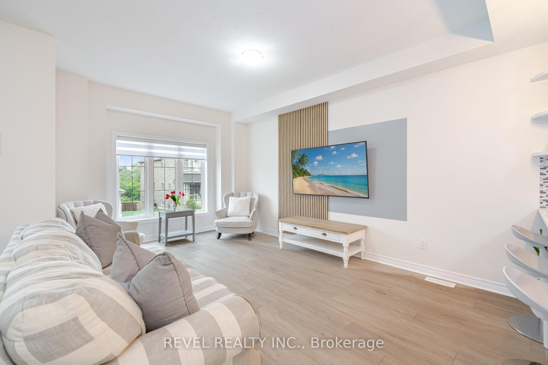 3 Bedrooms Condo at 316 Humphrey, Hamilton For sale