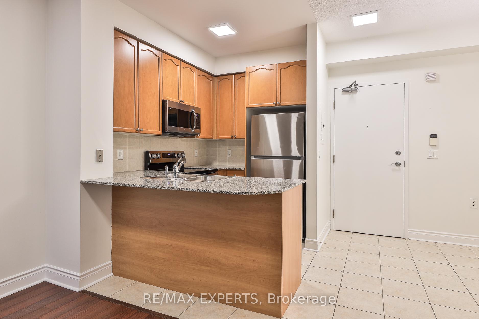 2 Bedrooms Condo at 8201 Islington, Vaughan For sale
