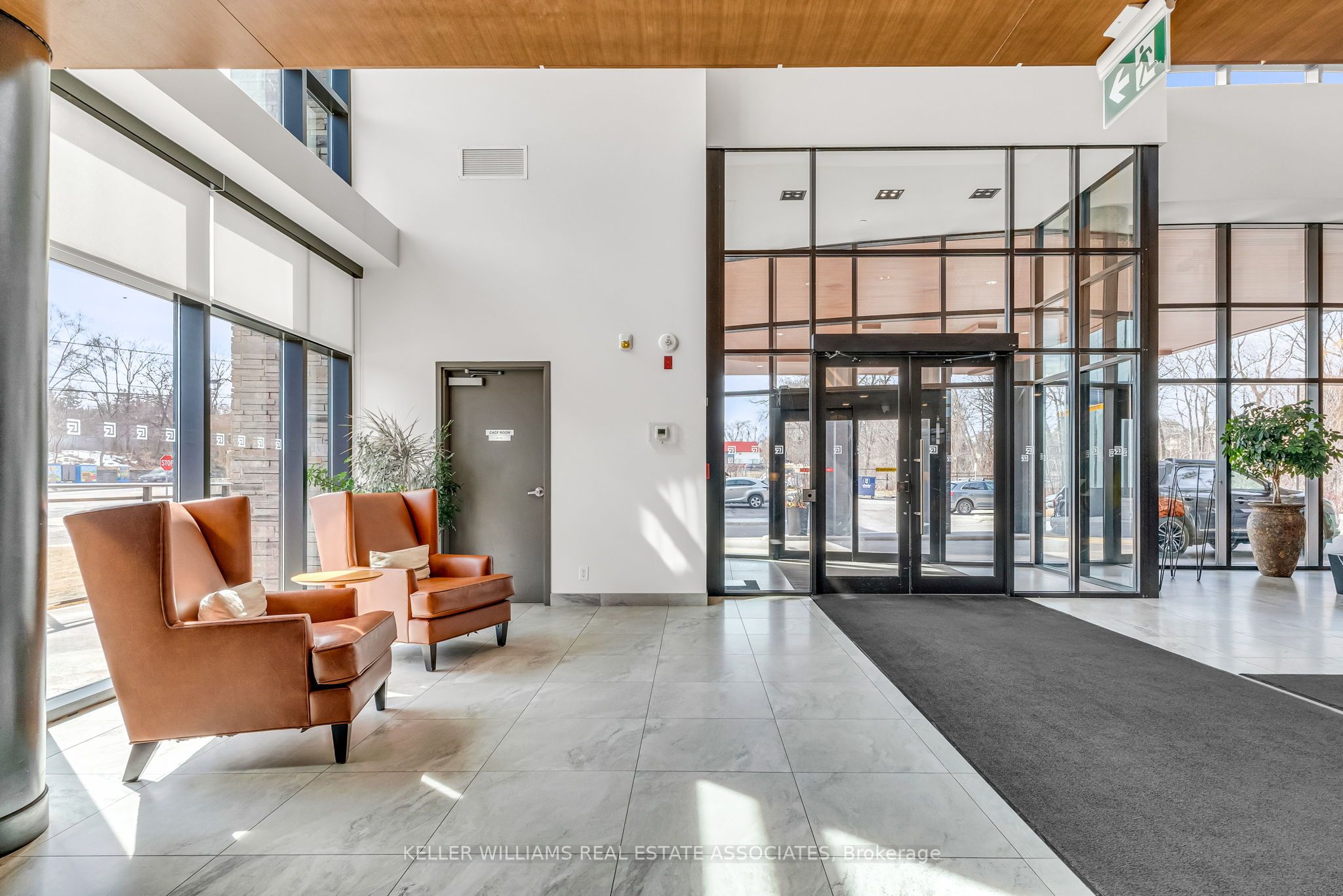 1575 Lakeshore Road W, #231