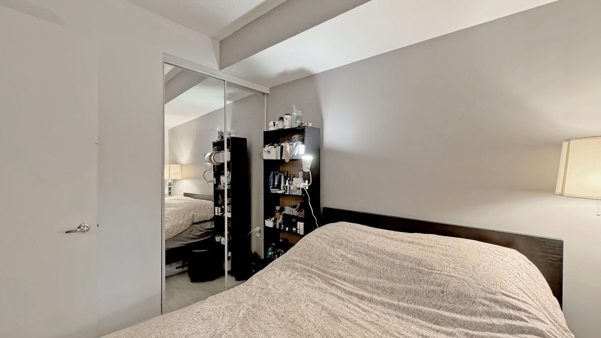 85 Bloor Street E 903