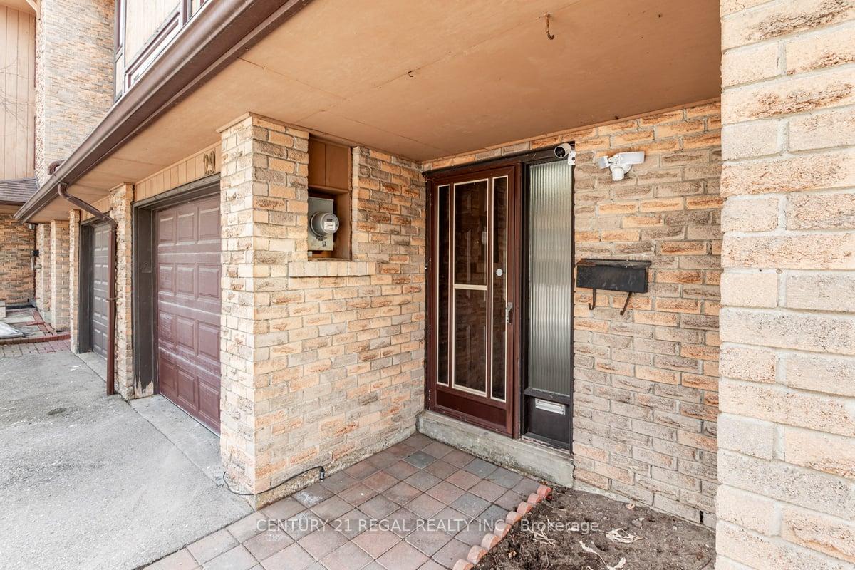 3 Bedrooms Condo at 2359 Birchmount, Toronto For sale