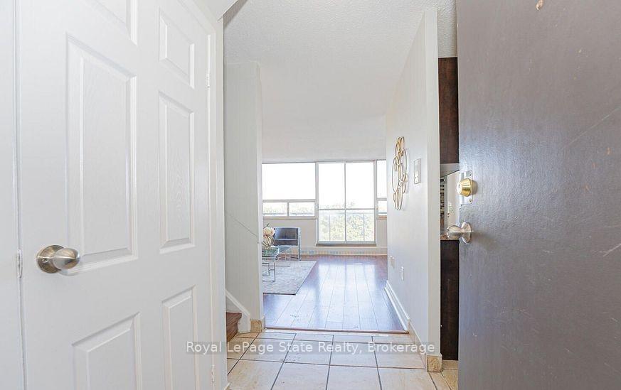 3 Bedrooms Condo at 1050 Stainton,  Mississauga For sale