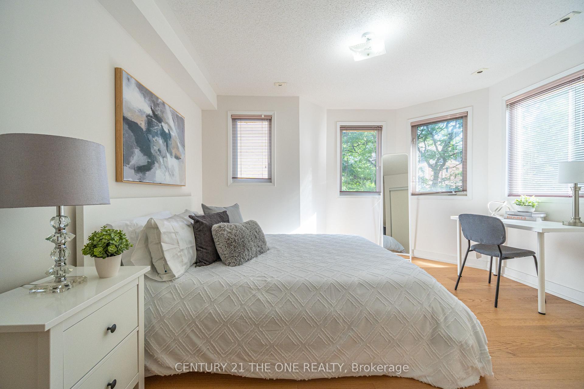 4 Bedrooms Condo at 28 Rosebank, Toronto For sale