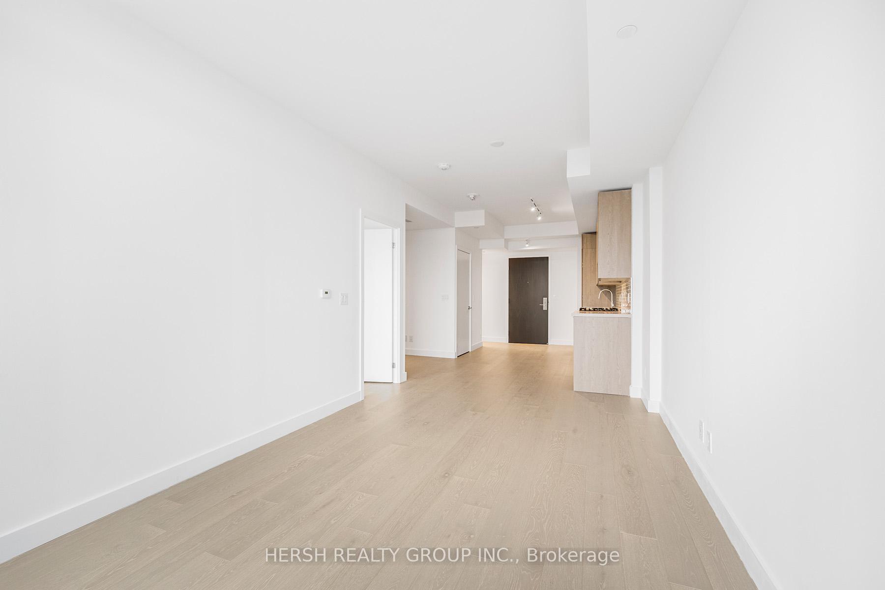 2 Bedrooms Condo at 160 Kingsway,  Toronto For sale