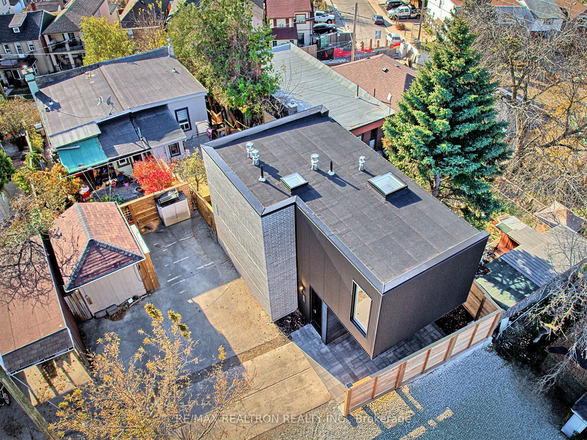 421 Silverthorn Avenue