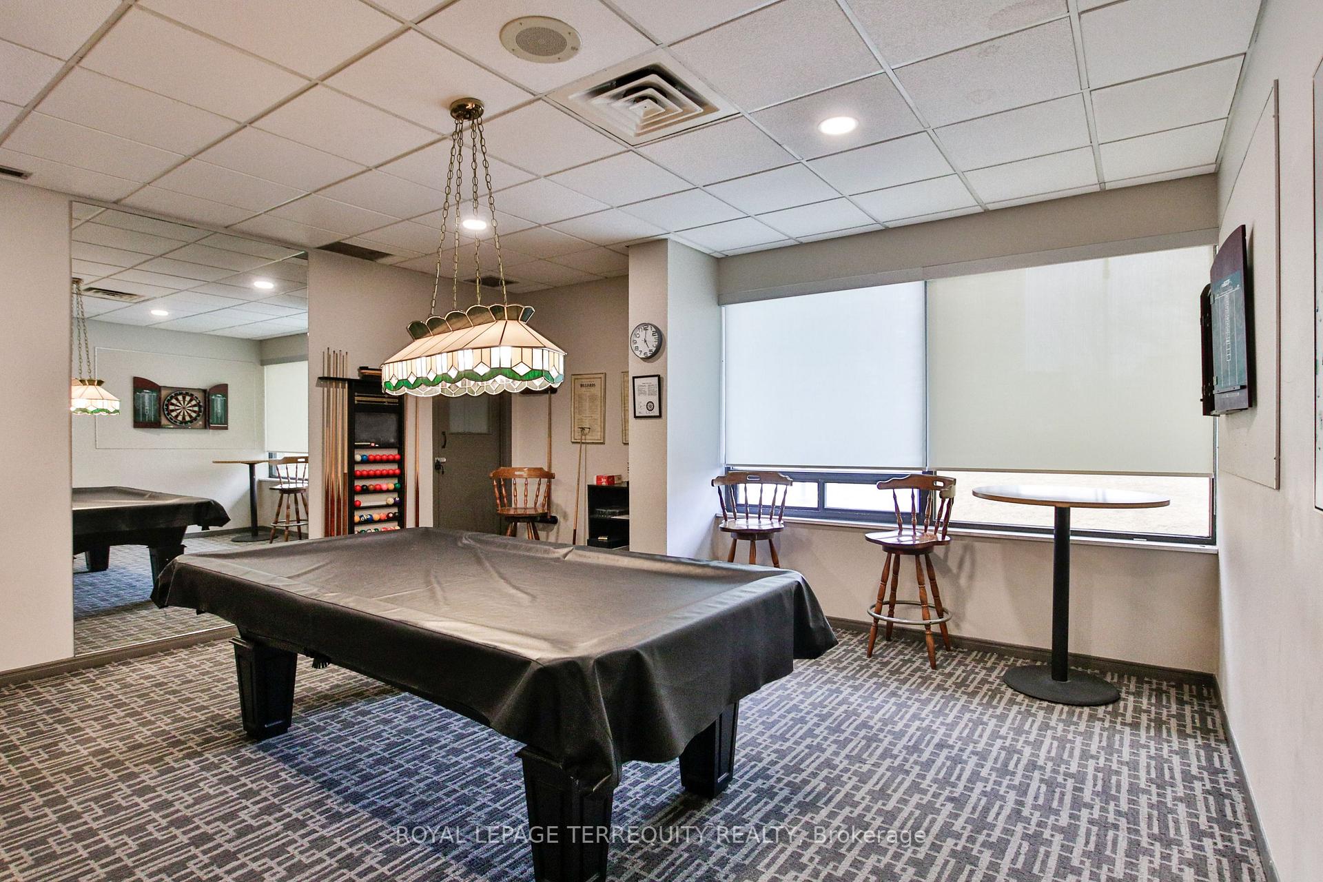 2 Bedrooms Condo at 75 Wynford Heights, Toronto For sale