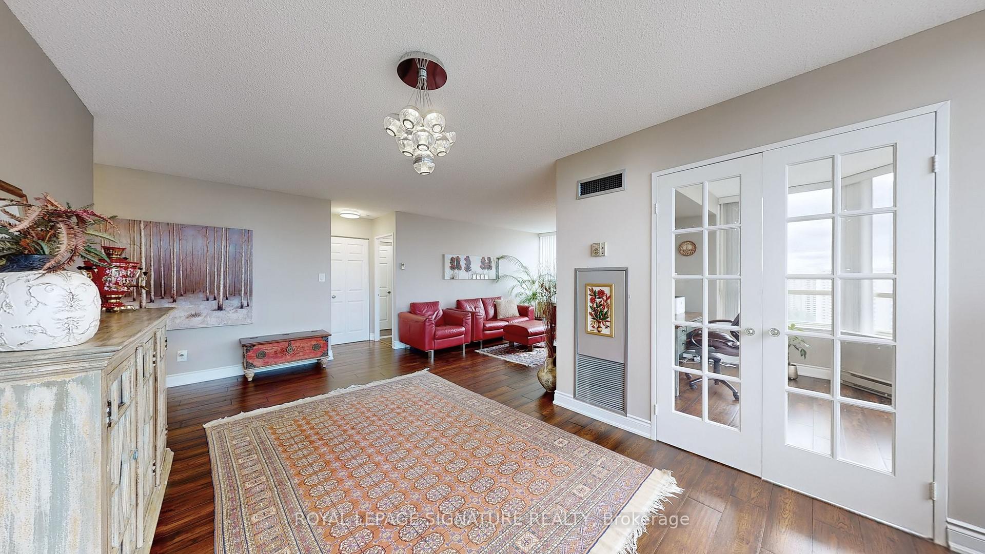 2 Bedrooms Condo at 3605 Kariya, Mississauga For sale