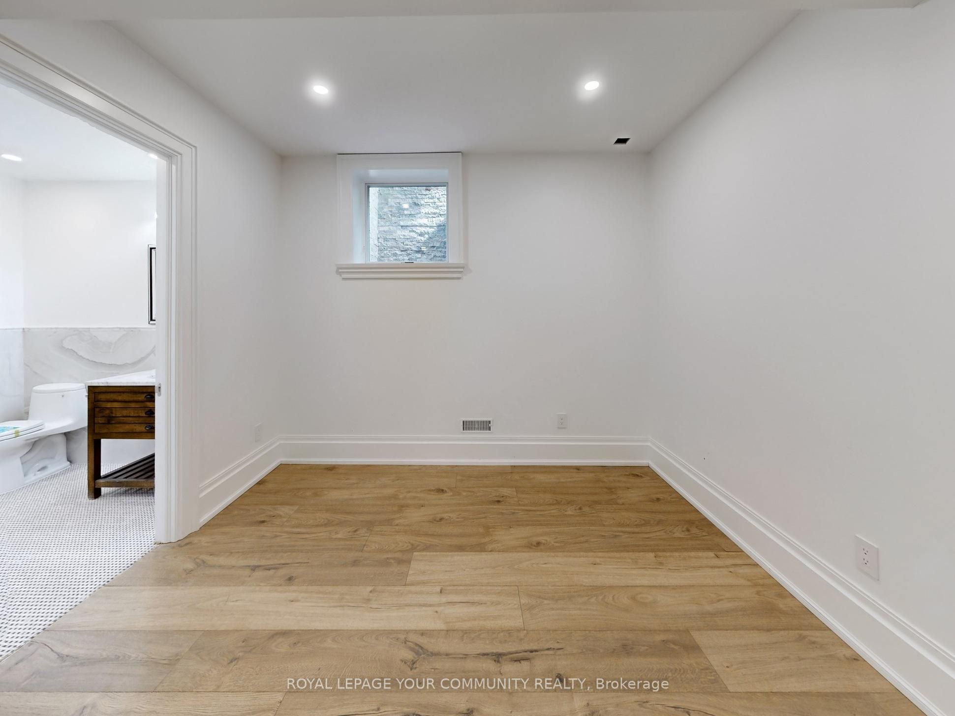 1257 Lakeshore Road W