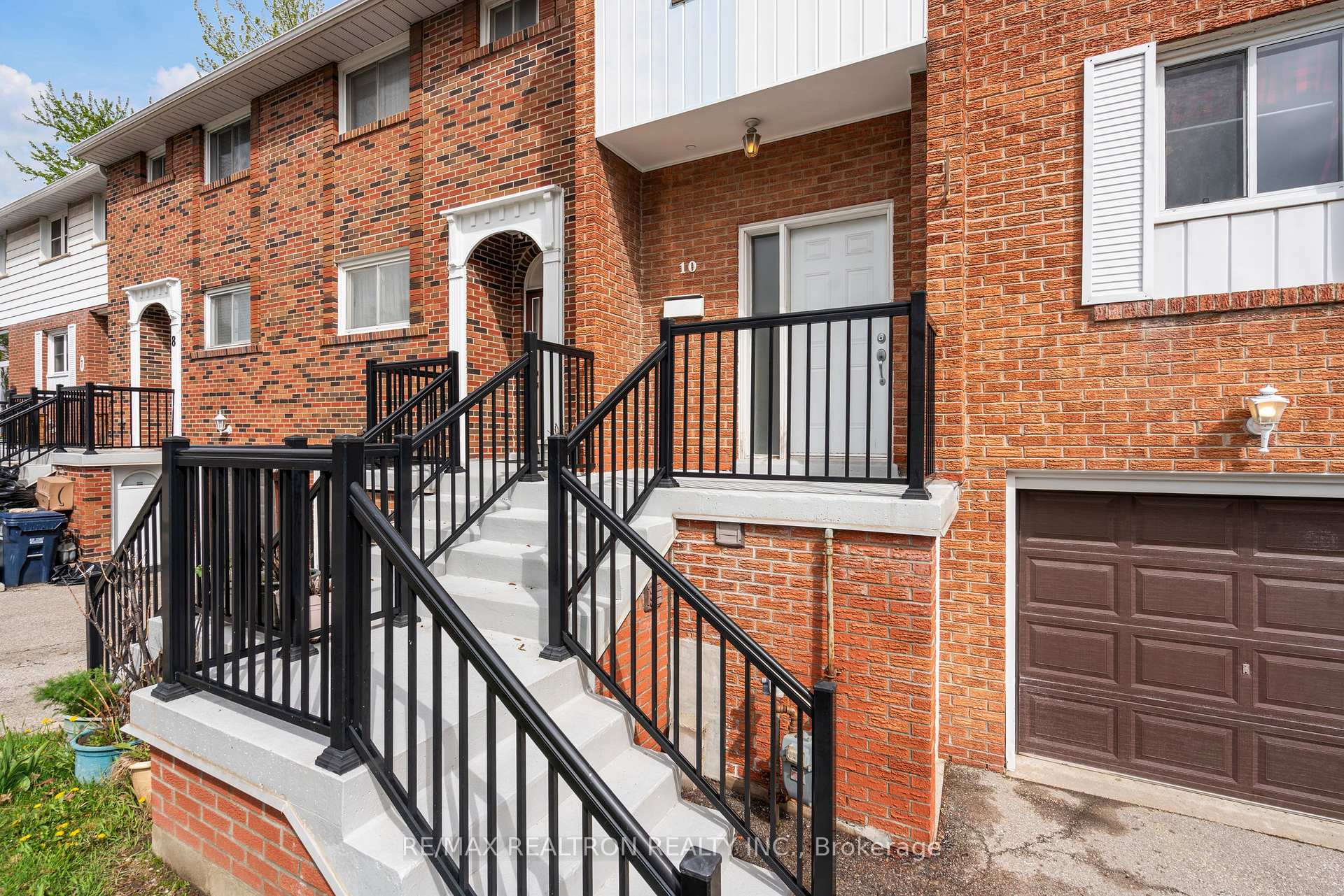 4 Bedrooms Condo at 19 Centennial Park, Toronto For sale