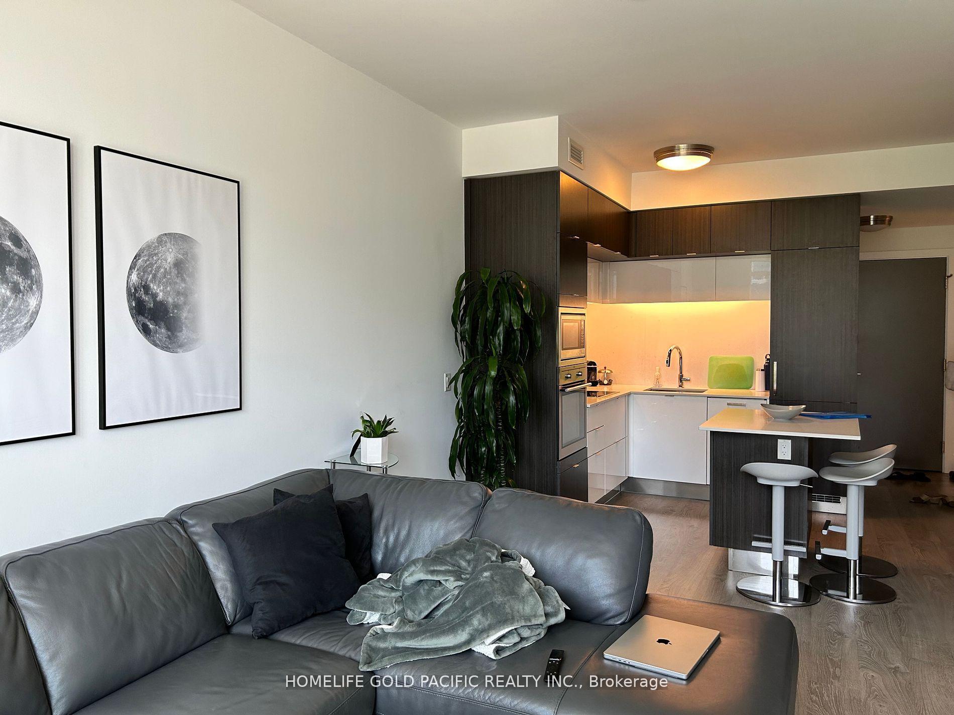 2 Bedrooms Condo at 15 Merchants Wharf,  Toronto For sale