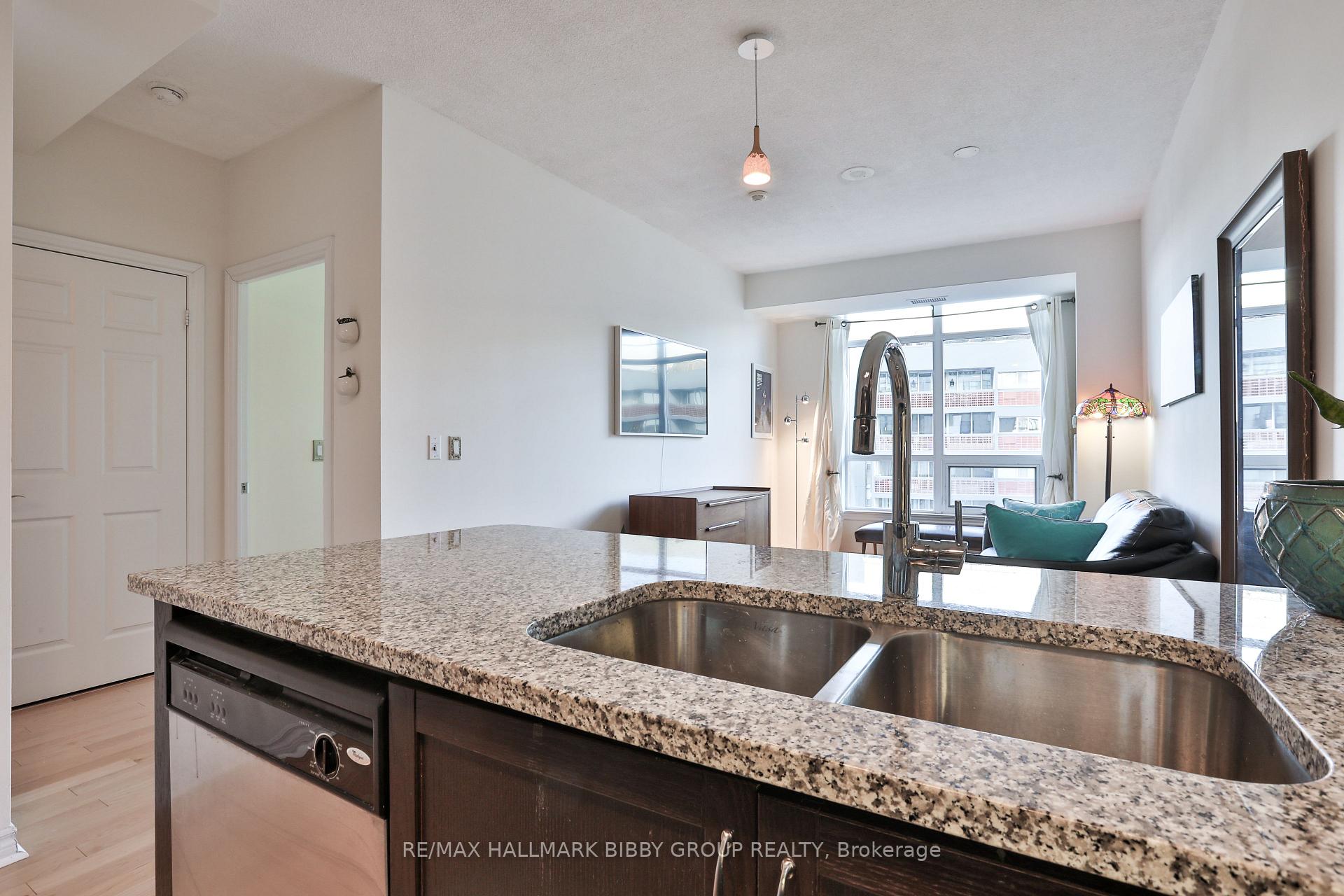 1 Bedroom Condo at 1135 Royal York, Toronto For sale