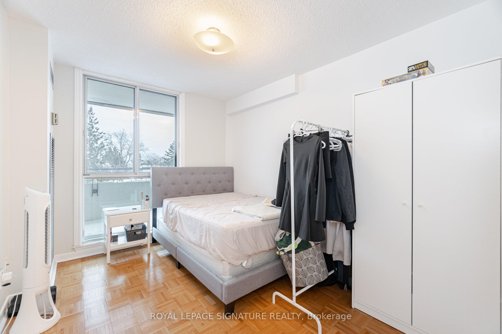 4 Bedrooms Condo at 1300 Mississauga Valley,  Mississauga For sale