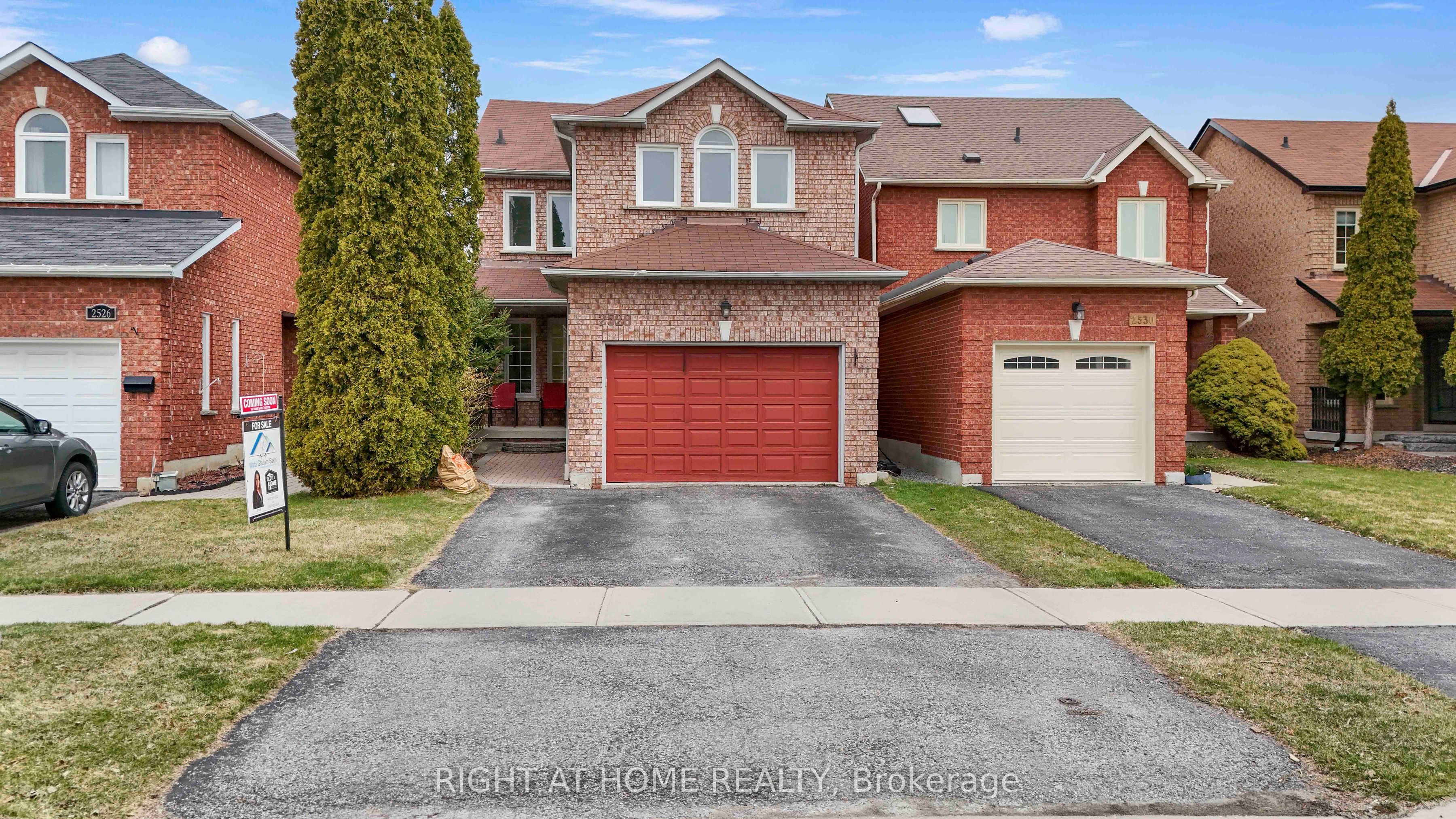 2528 Parkdale Street, Pickering, ON L1X 2P4