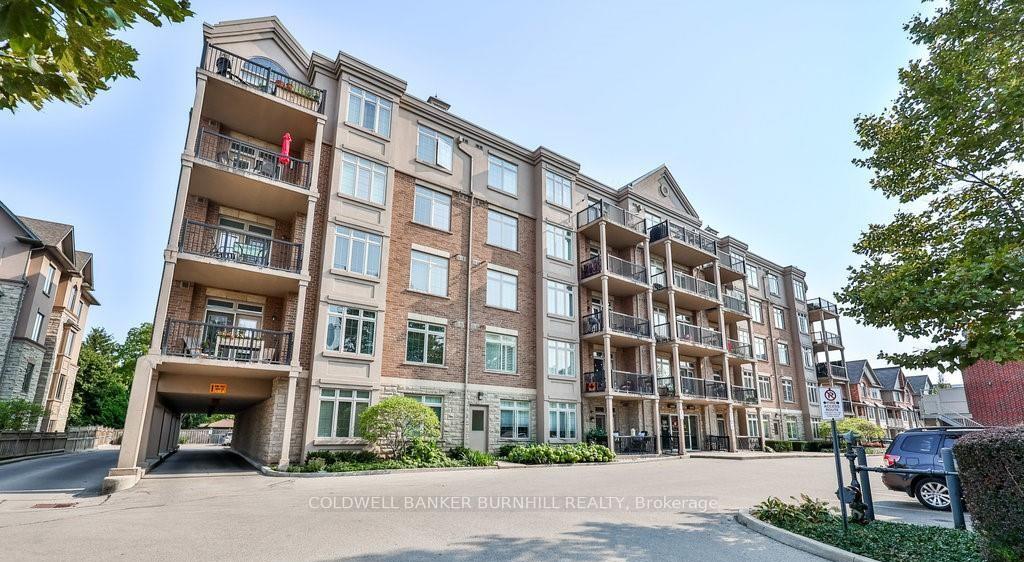 2 Bedrooms Condo at 396 Plains,  Burlington For sale