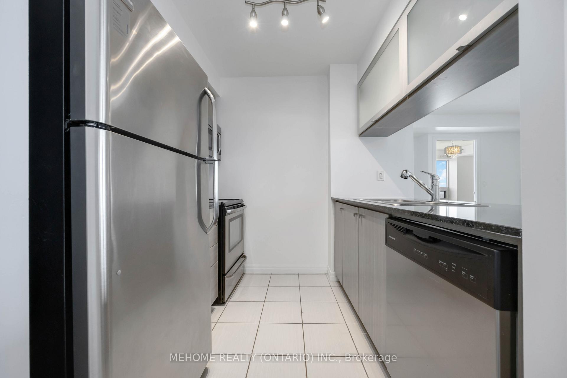 2 Bedrooms Condo at 275 Yorkland, Toronto For sale