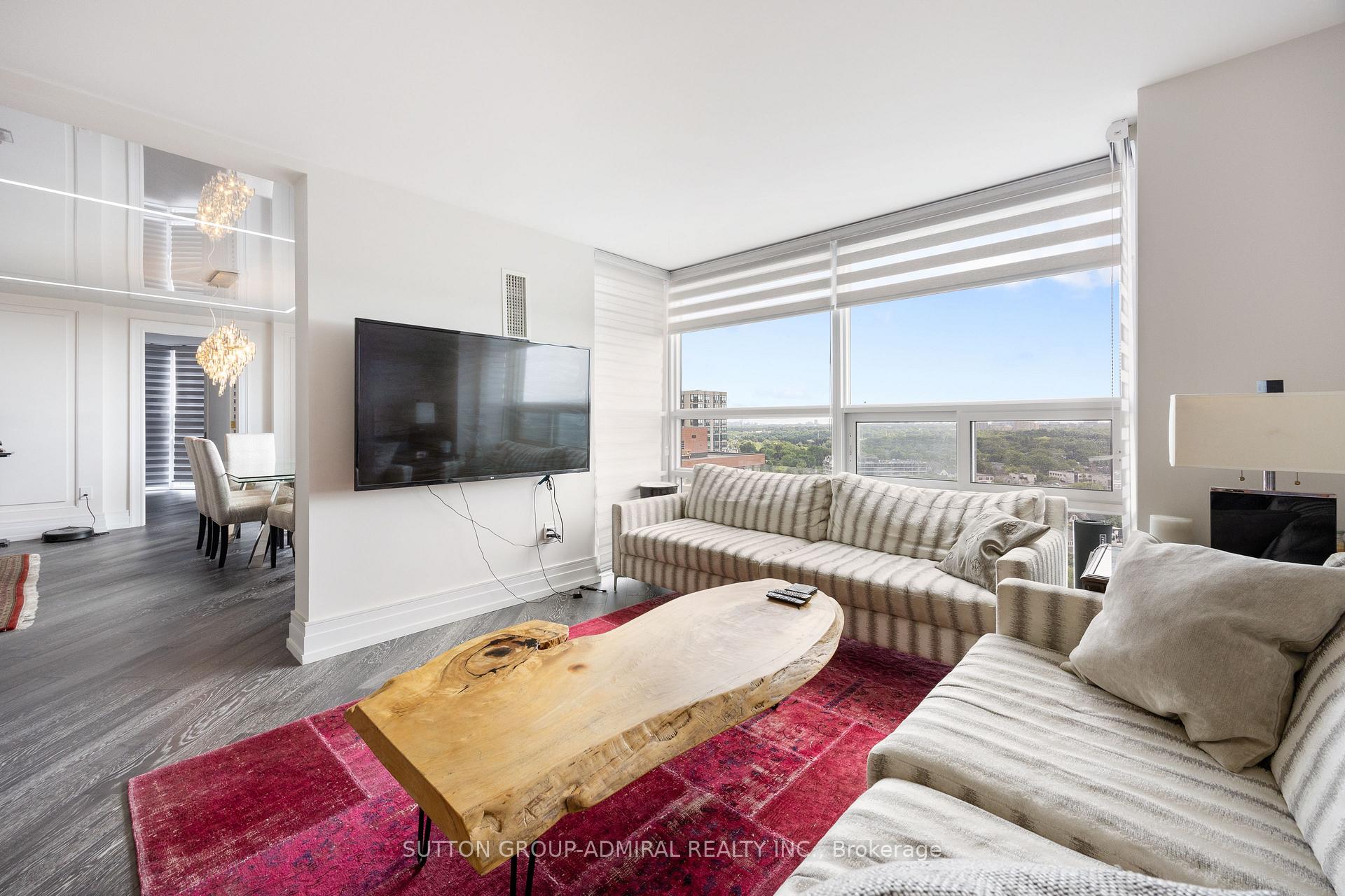 2 Bedrooms Condo at 131 Beecroft, Toronto For sale