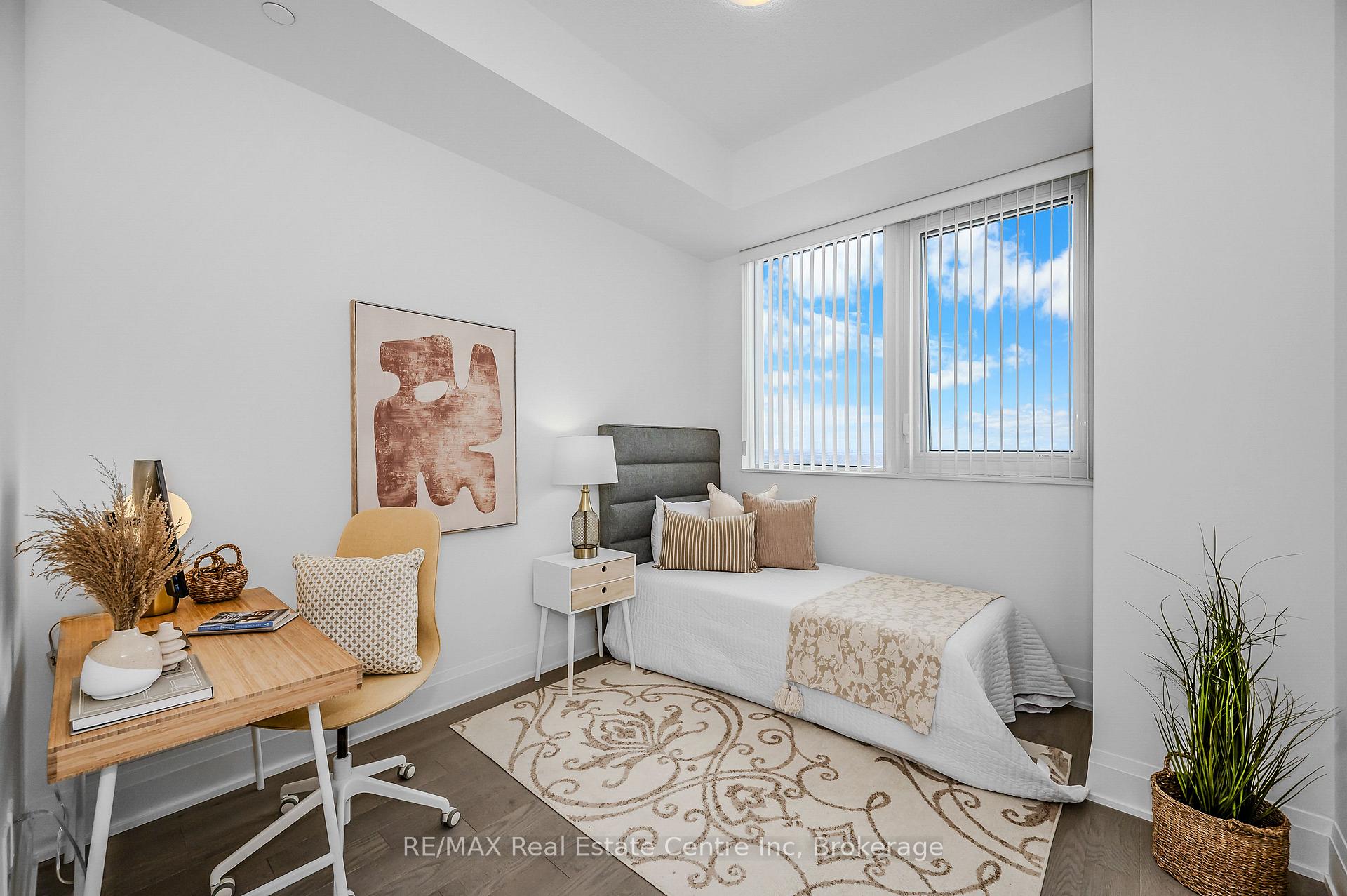 2 Bedrooms Condo at 9000 Jane, Vaughan For sale
