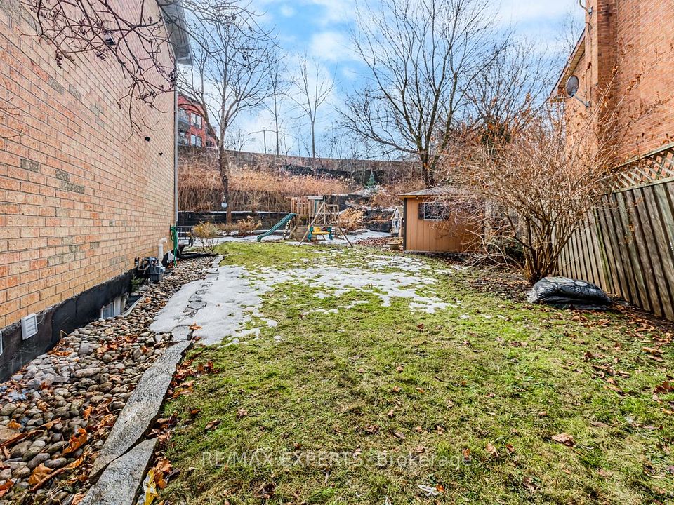 32 Rosebury Lane