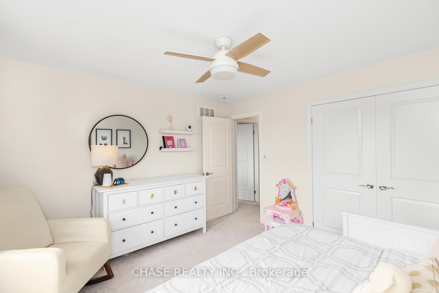 8 Bedrooms Condo at 120 Vineberg,  Hamilton For sale