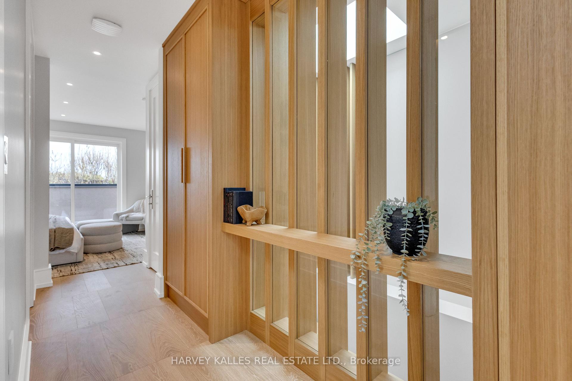 444 Roxton Road