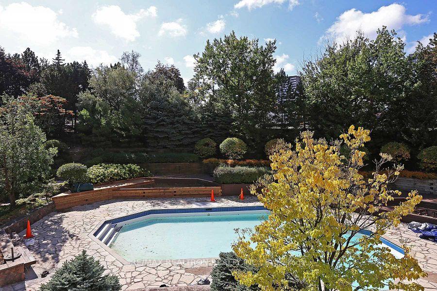 2 Bedrooms Condo at 2350 Bridletowne, Toronto For sale