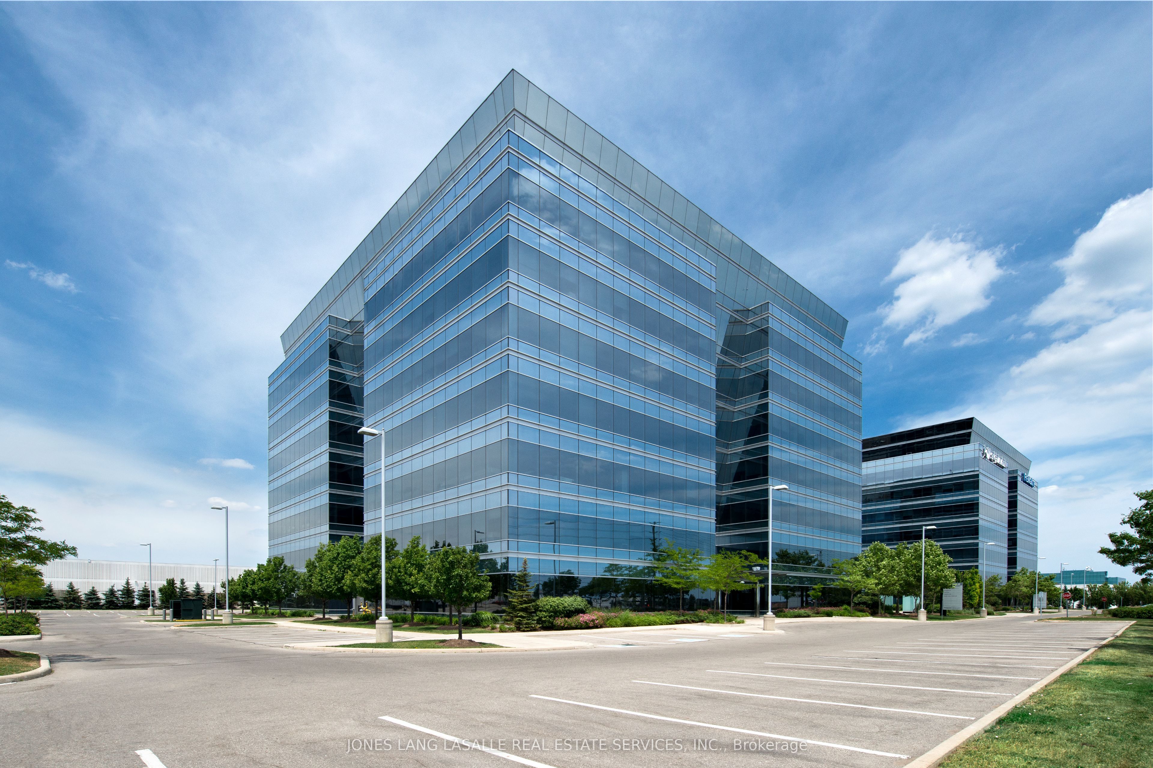 2265 Upper Middle Road E, #200
