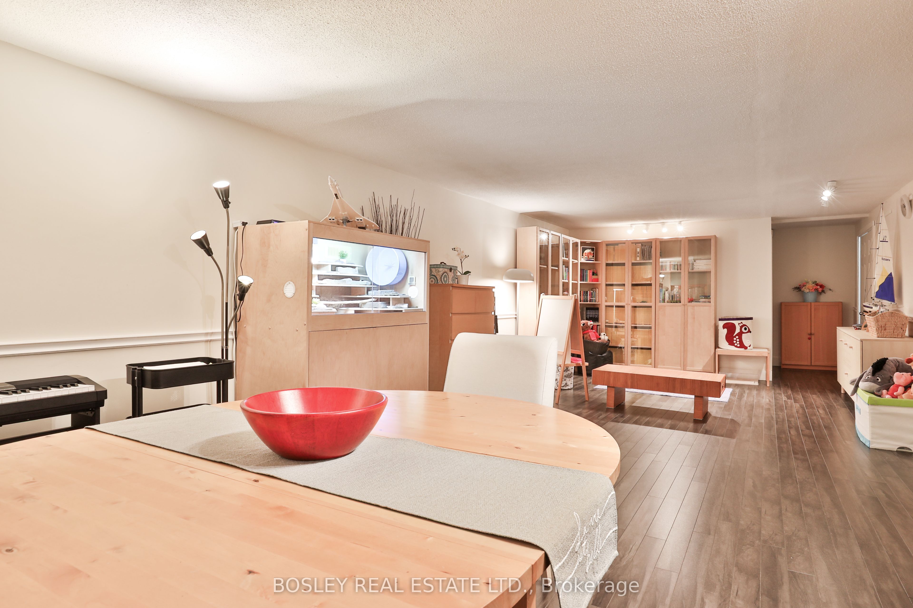 #4 - 1250 Mississauga Valley Boulevard, Mississauga, ON L5A 3R6