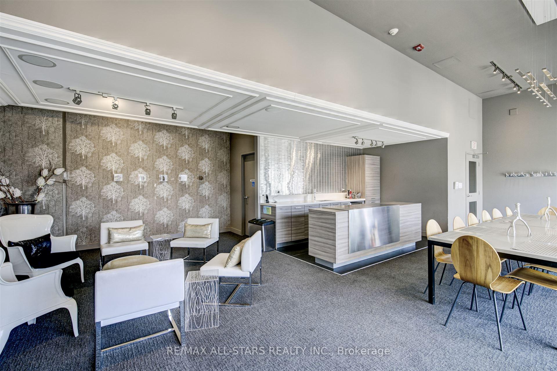 2 Bedrooms Condo at 510 King, Toronto For sale