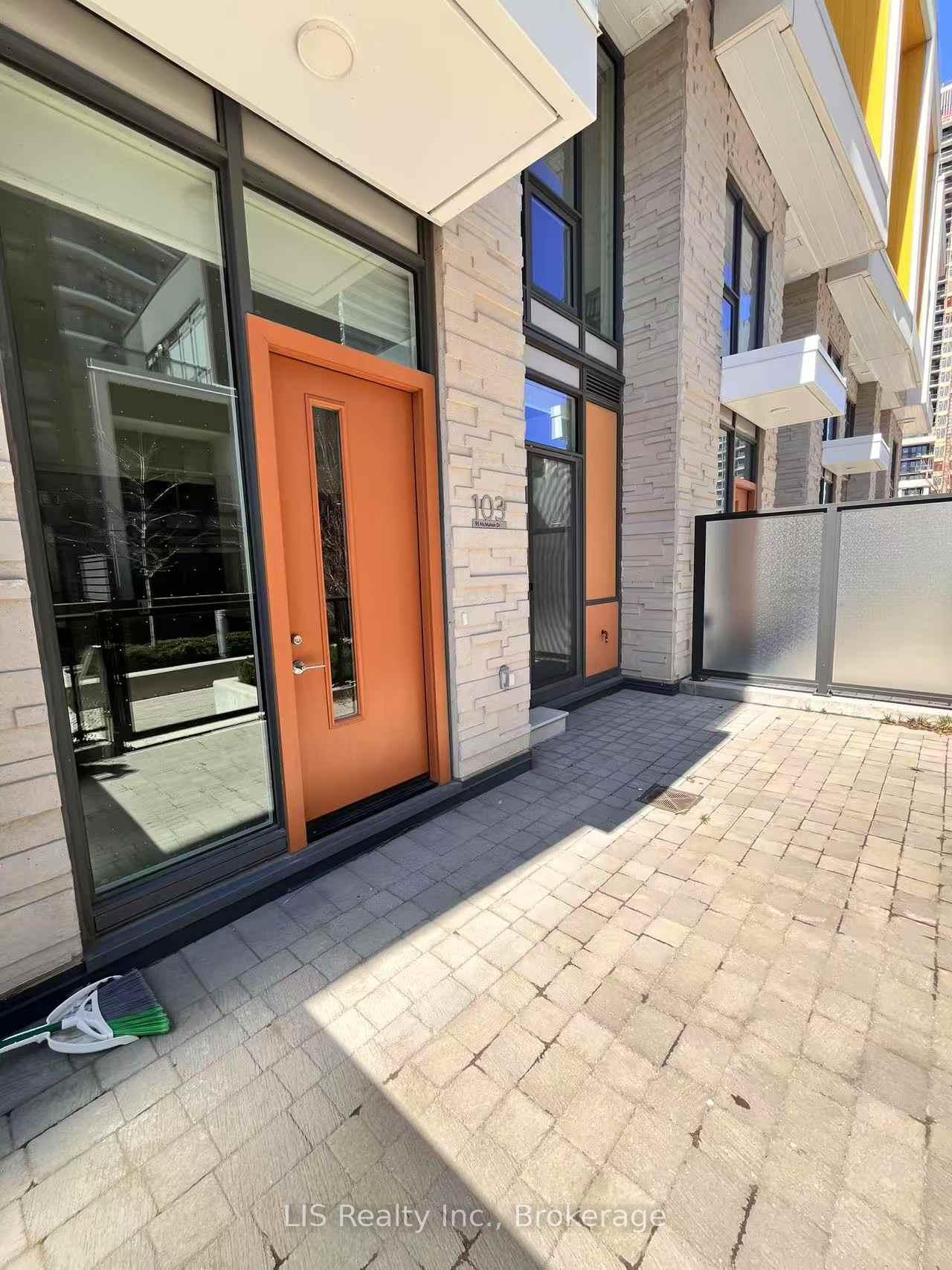 4 Bedrooms Condo at 95 Mcmahon,  Toronto For sale