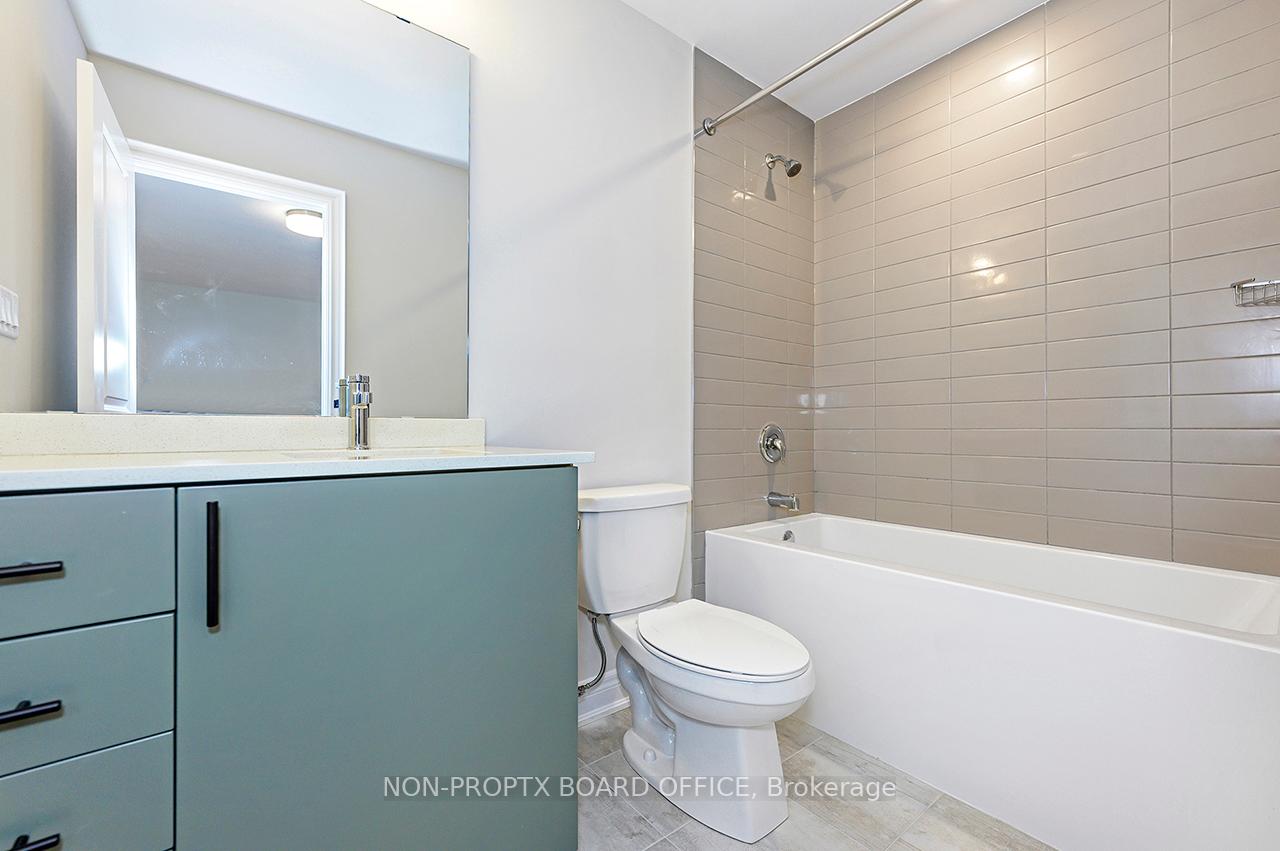3 Bedrooms Condo at 2184 Postmaster,  Oakville For sale
