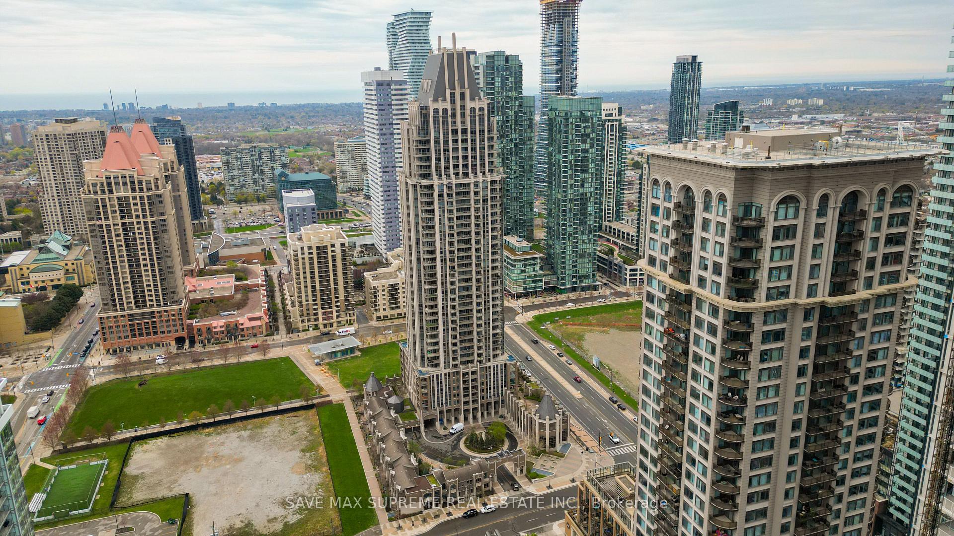 1 Bedroom Condo at 388 Prince Of Wales,  Mississauga For sale